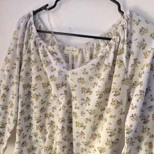 Floral puffer sleeve top